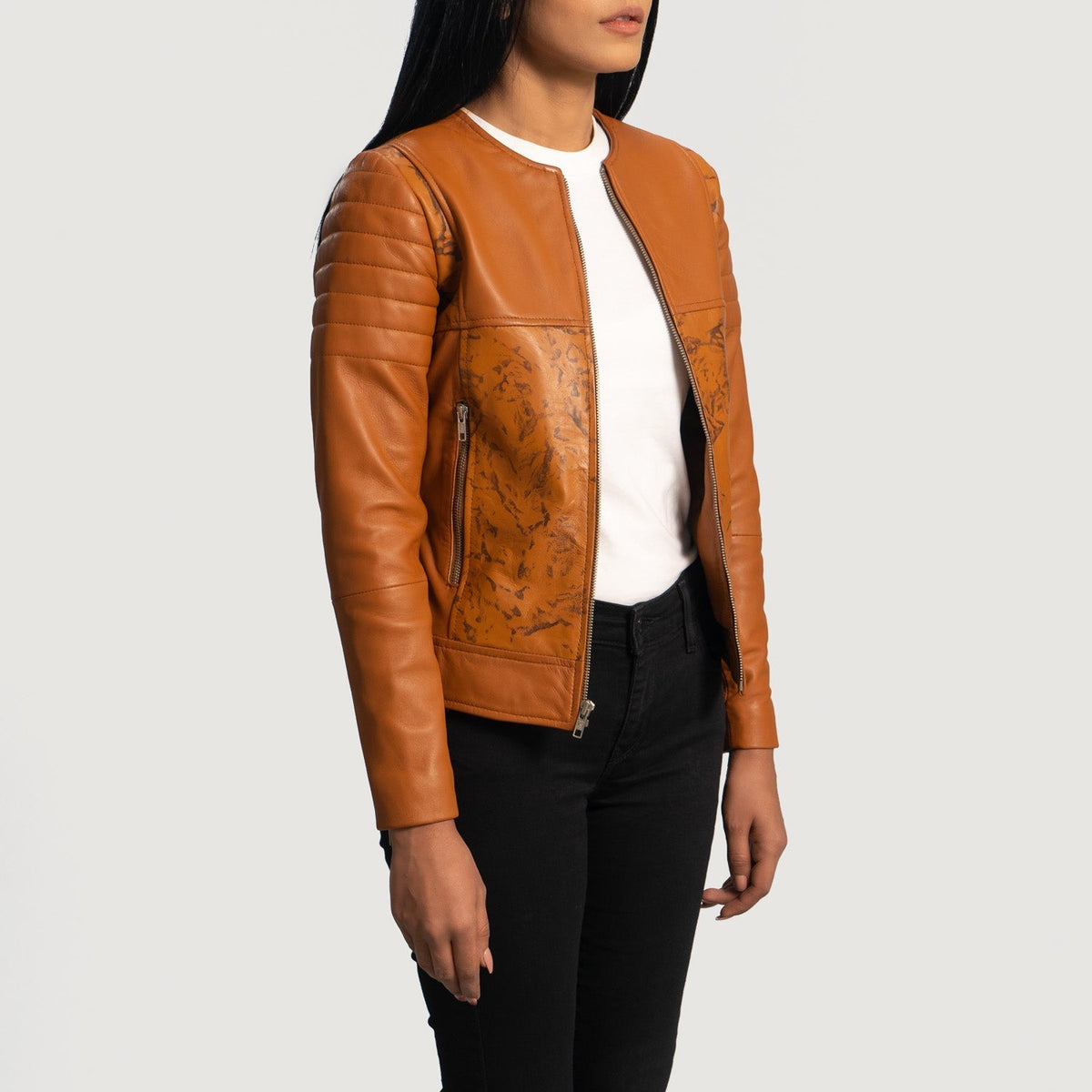 
Tan Brown Sheepskin Dip &Amp; Dye Biker Jacket - 展现肩线贴合与利落下摆的背部视角