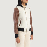 
模特上身效果： Savant Green Hybrid Varsity Jacket 模特试穿展示（自然光垂坠质感）