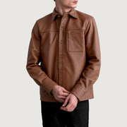 
Scout Matte 复古棕 Leather Shirt 男士 - 展现立体袖型与合身版型的侧身视角