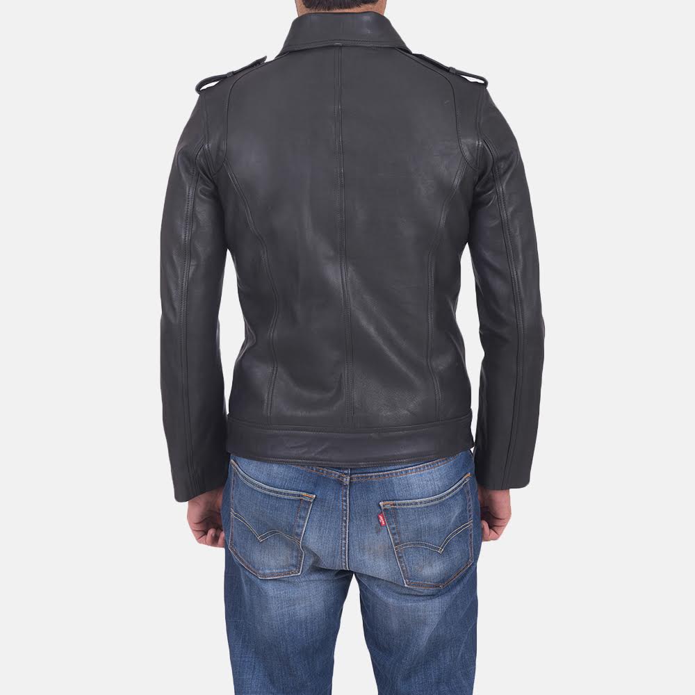 Sergeant 黑色 真皮夹克 男士 - Lateral Side Profile View Showing Sleeve Cut &amp; Athletic Taper Fit