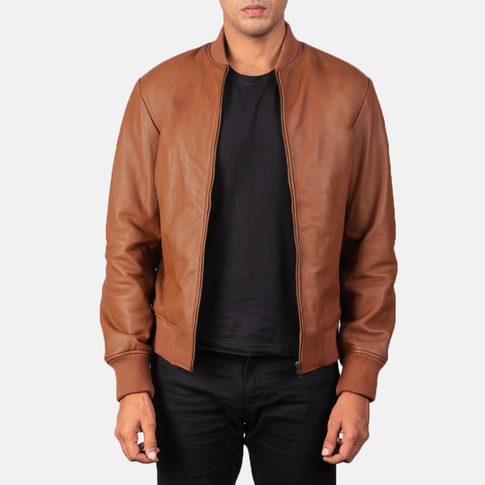 Men's Shane 棕色 真皮飞行员夹克 男士 in Brown Sheepskin Leather - Front Profile View &amp; Tailored Silhouette | Buy Online