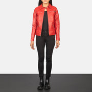 
Tomachi Red Leather Jacket - 展现立体袖型与合身版型的侧身视角