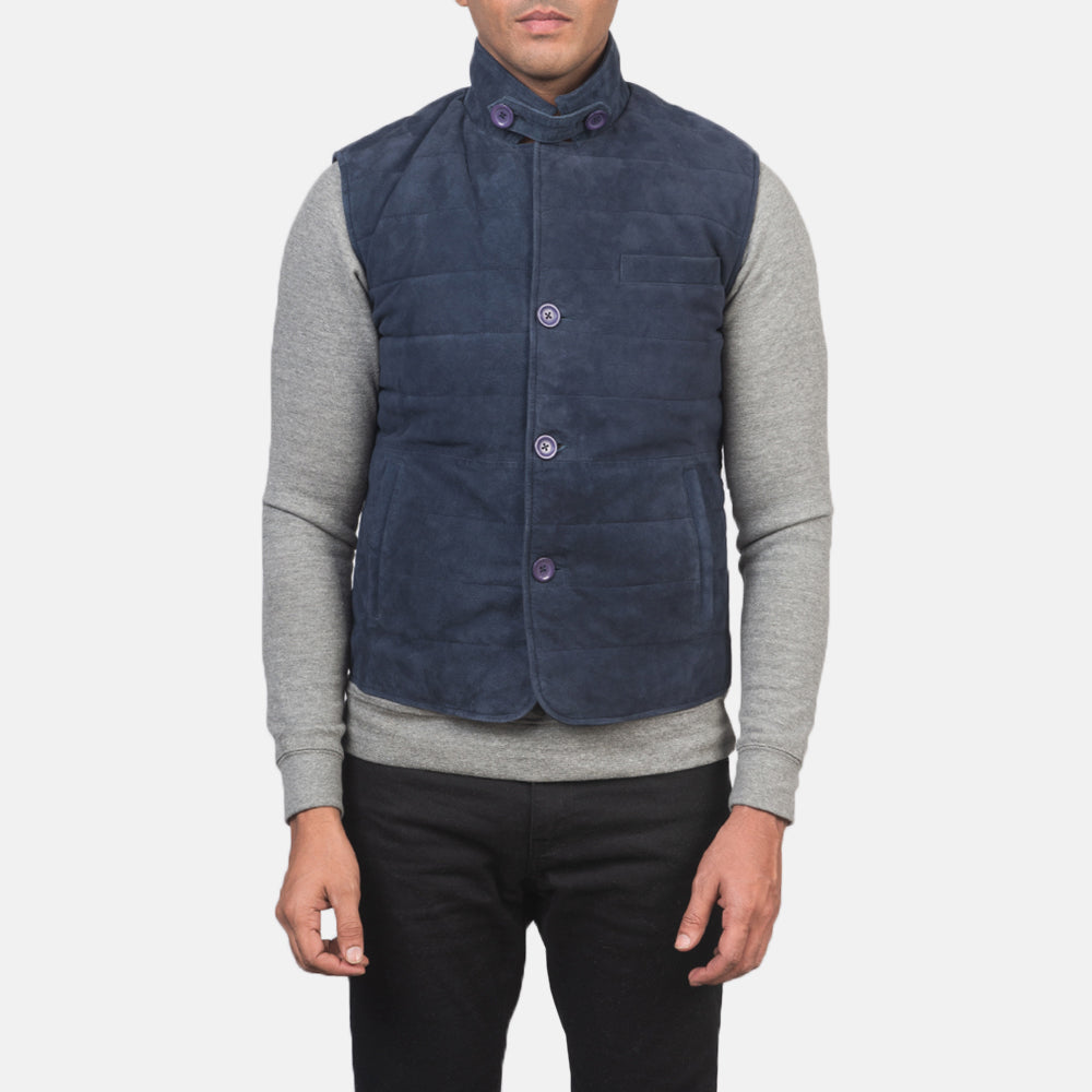 Close-Up Detail of Notch with removable throat latch &amp; Button Hardware on Men's Tony Blue Suede Vest 男士
