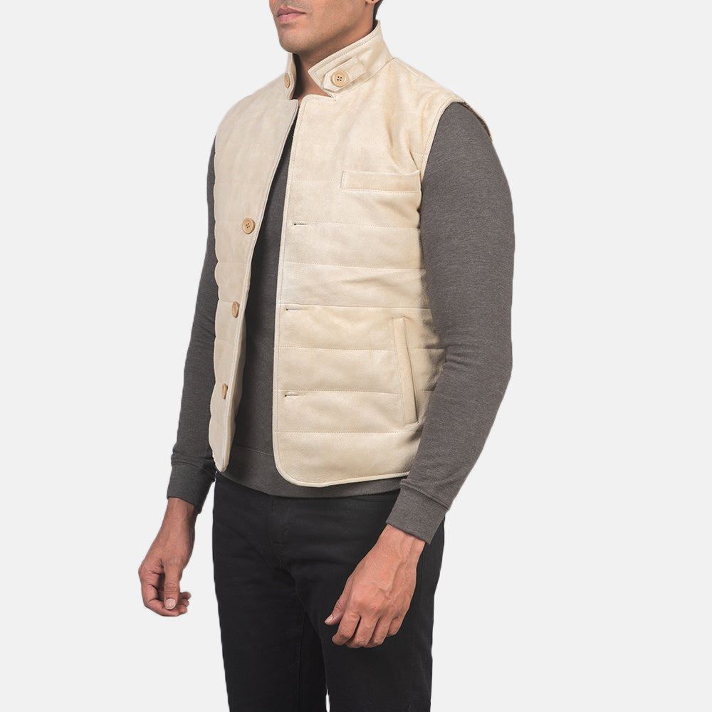 
Off-White Goatskin Suede Leather Vest - 展现肩线贴合与利落下摆的背部视角