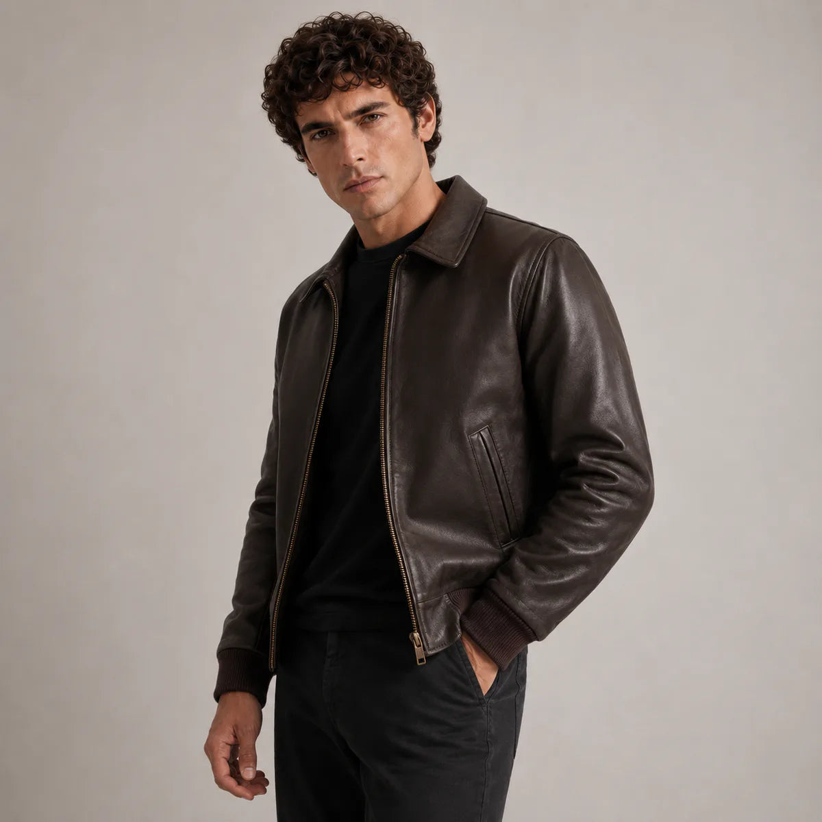Dark Brown Authentic Sheepskin &Amp; Shearling Bomber Jacket - 展现肩线贴合与利落下摆的背部视角