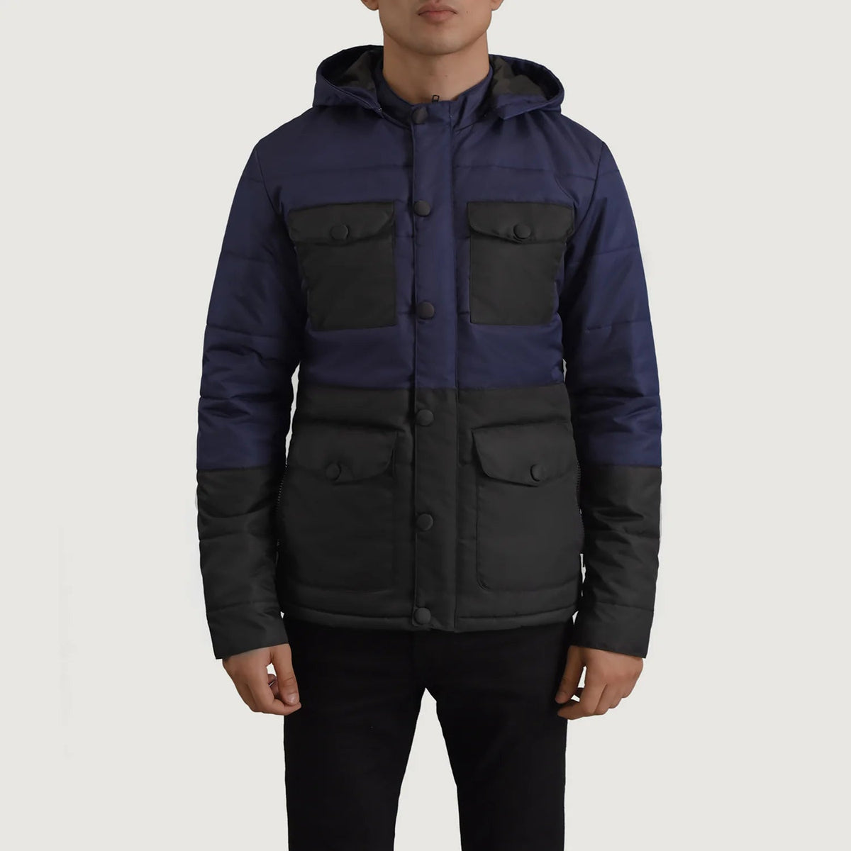 
细节特写 of Classic Collar & Heavy-Duty Zipper Hardware on Wayne 经典黑 & 深海蓝 Hooded Puffer 真皮夹克 男士