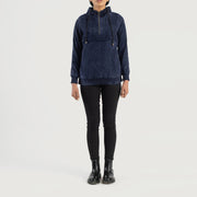 
Zest Hooded Pullover 真皮夹克 女士 - 展现立体袖型与合身版型的侧身视角